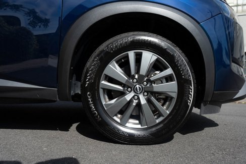 Used 2024 Nissan Pathfinder SV image 10