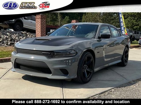 Used 2023 Dodge Charger R/T w/ Blacktop Package image 3