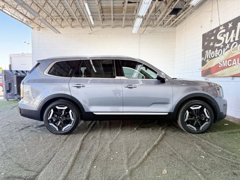 Used 2023 Kia Telluride EX w/ EX Captain's Chair Package image 43
