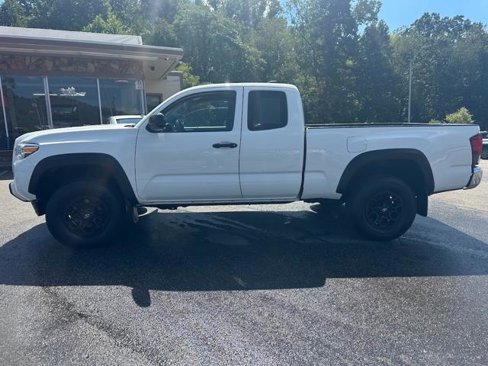 Used 2020 Toyota Tacoma SR5 image 2