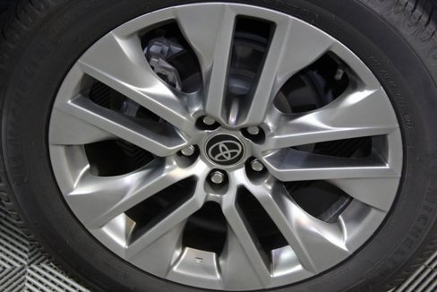 Used 2021 Toyota RAV4 XLE Premium image 7