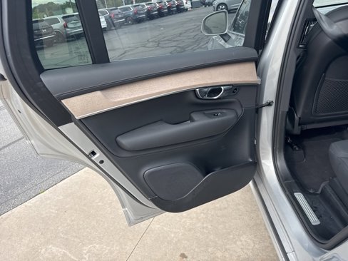 Certified 2025 Volvo XC90 B5 Plus image 20