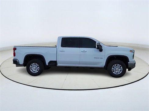 Used 2024 Chevrolet Silverado 2500 LTZ image 2