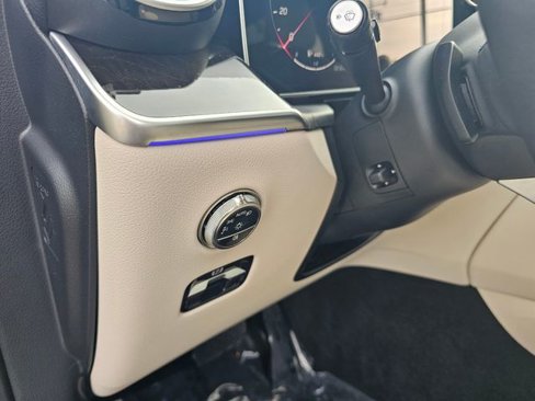 Certified 2025 Mercedes-Benz GLC 300 4MATIC image 20