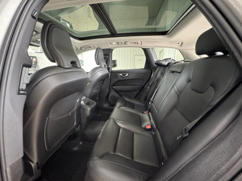 Used 2024 Volvo XC60 B5 Core image 26