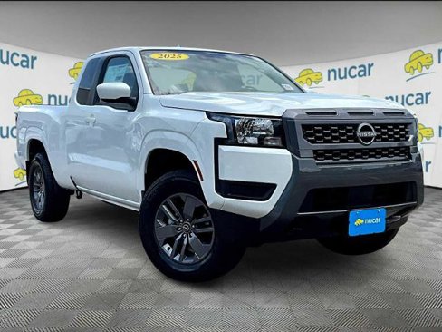 Certified 2025 Nissan Frontier SV image 1