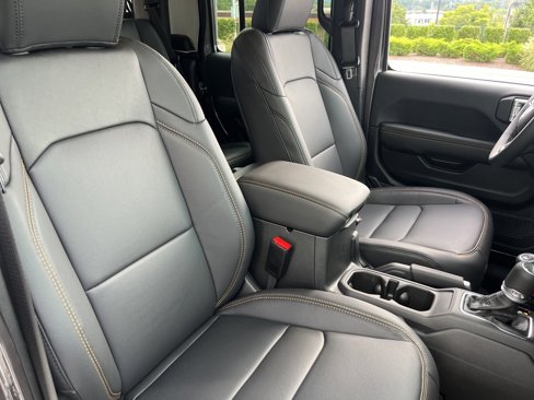 New 2025 Jeep Gladiator Sport image 27