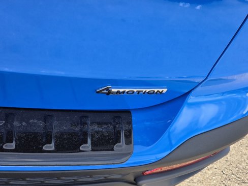 New 2025 Volkswagen Taos SE image 10