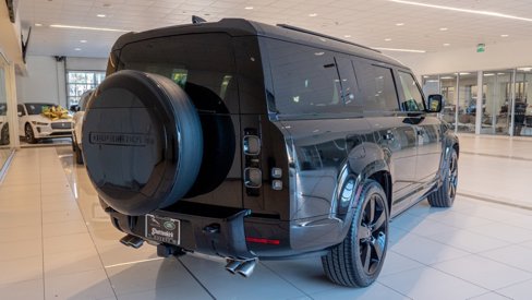 New 2024 Land Rover Defender 130 V8 image 7