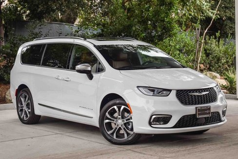 New 2026 Chrysler Pacifica Pinnacle image 1