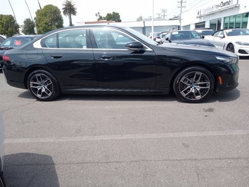 Used 2024 BMW i5 eDrive40i w/ Premium Package image 8