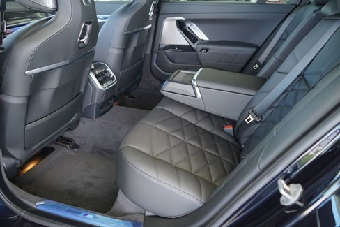 New 2026 BMW 740i w/ Premium Package image 20