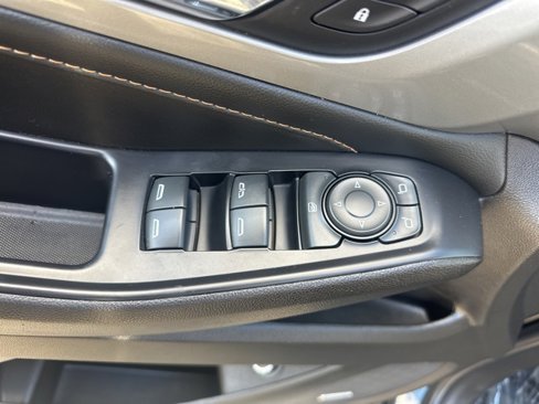 Used 2021 Chevrolet Traverse RS image 34
