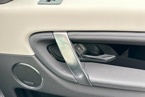 Certified 2024 Land Rover Discovery Sport S image 19
