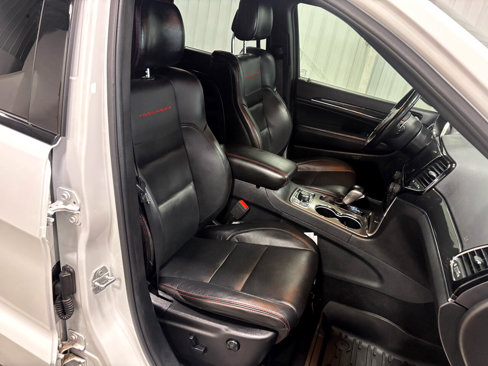Used 2020 Jeep Grand Cherokee Trailhawk w/ Trailhawk Luxury Group image 33