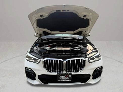 Used 2021 BMW X5 xDrive40i w/ M Sport Package image 32
