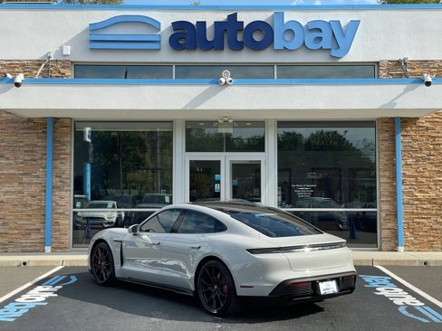 Used 2022 Porsche Taycan GTS image 10