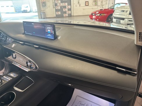 Used 2025 Genesis GV70 2.5T image 17