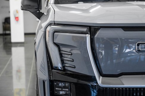 Used 2024 GMC Sierra EV Denali image 49