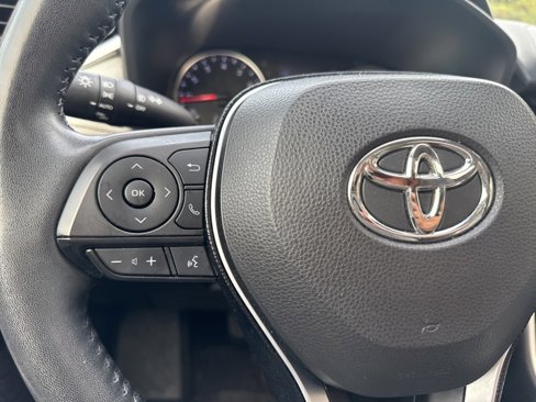 Used 2021 Toyota RAV4 XLE Premium image 34