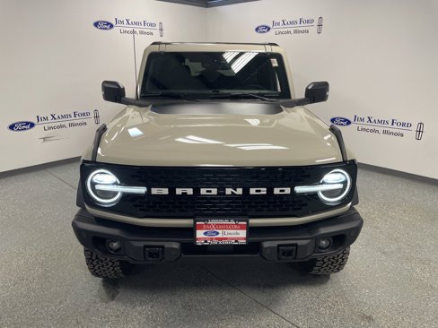 New 2025 Ford Bronco Badlands image 2