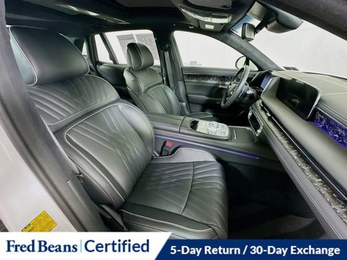 Used 2025 Genesis G90 3.5T image 32