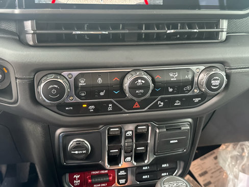 New 2025 Jeep Wrangler Unlimited Rubicon 392 image 30