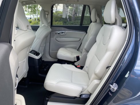 Certified 2025 Volvo XC90 T8 Plus w/ Protection Package Premier image 31