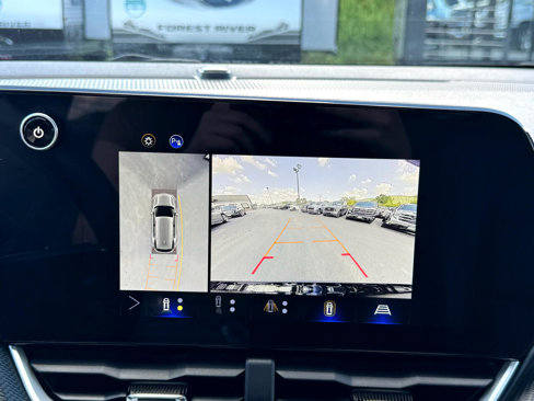 Used 2025 Chevrolet Equinox LT w/ Convenience Package II image 32