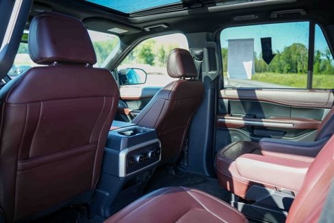 Used 2024 Ford Expedition Limited image 29