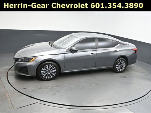 Used 2024 Nissan Altima 2.5 SV image 32