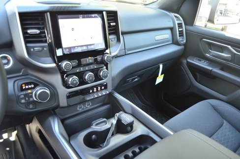 New 2025 RAM 1500 4x4 Crew Cab image 21