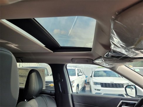 New 2025 Mitsubishi Outlander SE image 7