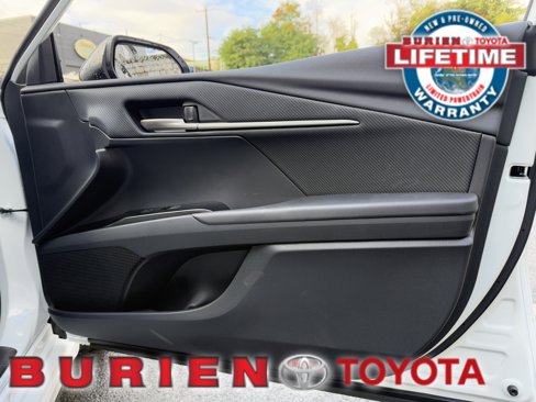 New 2026 Toyota Camry Hybrid w/ Multimedia Upgrade Package image 18