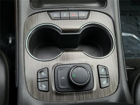 Used 2023 GMC Acadia SLT image 26