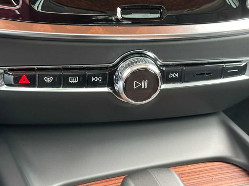 New 2026 Volvo V60 B5 Cross Country Plus w/ Climate Package image 29