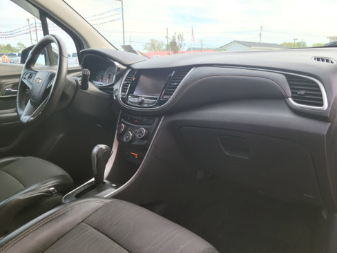 Used 2022 Chevrolet Trax LT w/ Driver Confidence Package image 19