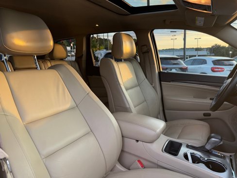 Used 2019 Jeep Grand Cherokee Limited image 38