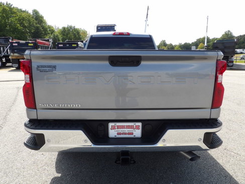 Used 2025 Chevrolet Silverado 2500 W/T image 6