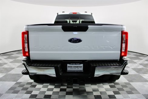 Used 2025 Ford F450 XLT w/ FX4 Off-Road Package image 7