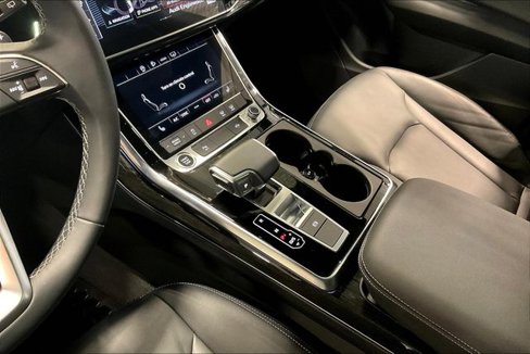 Certified 2025 Audi Q8 Premium image 17