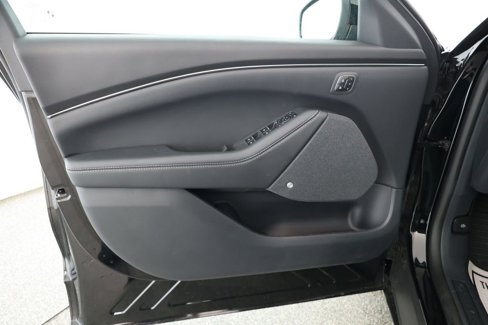 Used 2025 Ford Mustang Mach-E Premium image 9