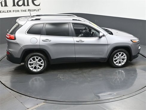 Used 2018 Jeep Cherokee Latitude Plus image 39