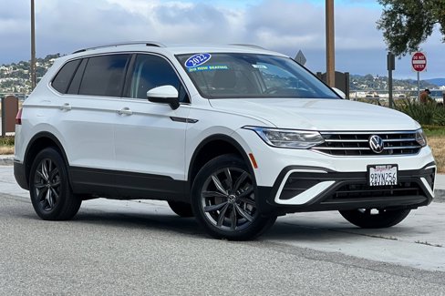 Used 2022 Volkswagen Tiguan SE image 2