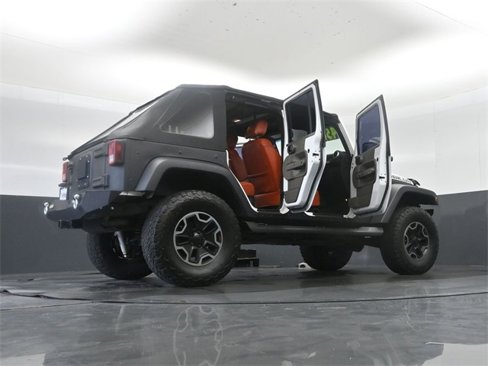Used 2015 Jeep Wrangler Unlimited Rubicon image 33