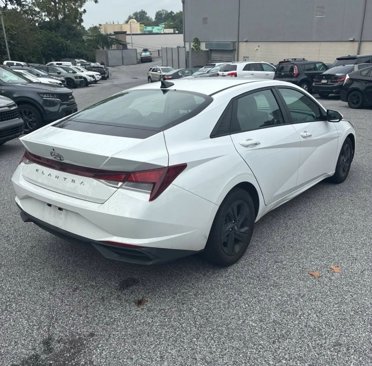 Used 2021 Hyundai Elantra SEL w/ Convenience Package image 2