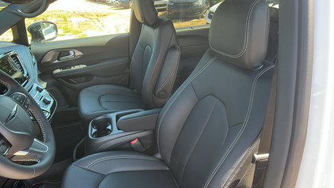 New 2026 Chrysler Pacifica Select image 19