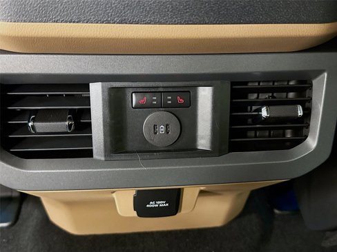 New 2025 Ford F250 Lariat w/ Chrome Package image 25