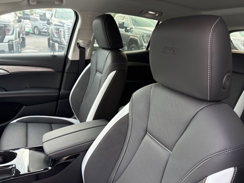 New 2025 Buick Envision Sport Touring image 13