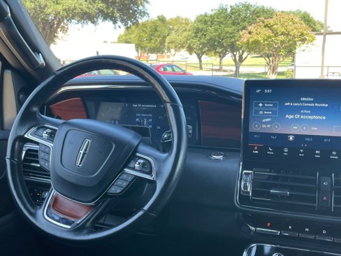 Used 2024 Lincoln Navigator Premiere image 34